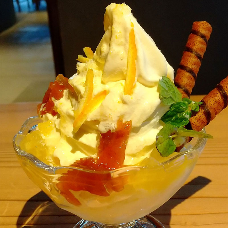 20席をご用意しているカフェスペース。ランチ営業も行っています。